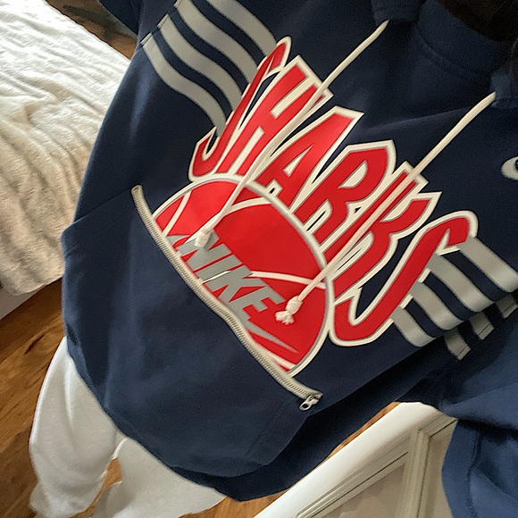 Dri-fit standard issue vintage sharks Nike hoodie - Picture 5 of 5